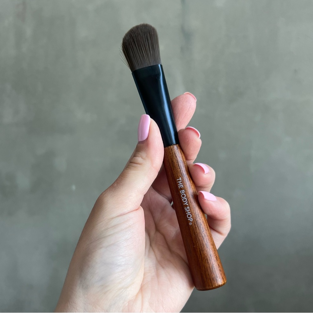 The Body Shop Brown Makeup Brush